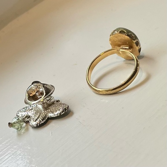 Sparkly Butterfly Pin Green Dangling Bead and Green Faux Stone Ring 7/8” x 7/8” - Picture 3 of 5